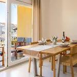 Justina With Balcony & Parking Apartment *