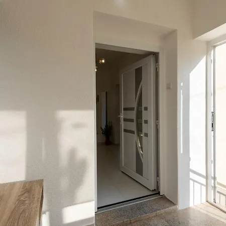 Justina For 2 Person Apartment *