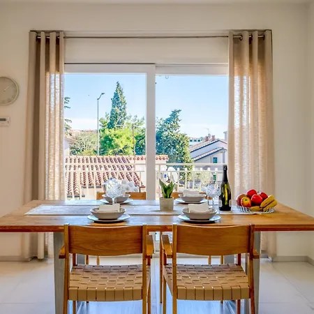 Daire Justina With Balcony & Parking