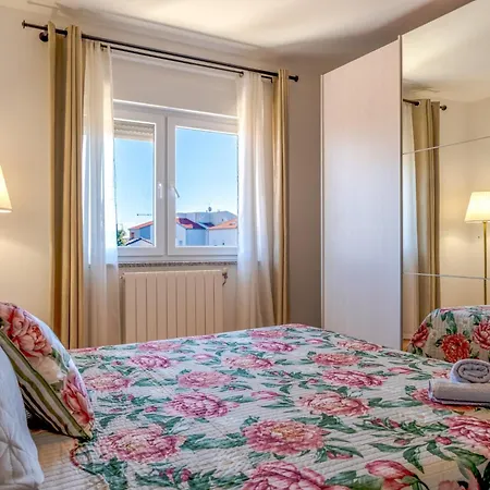 Justina With Balcony & Parking Daire