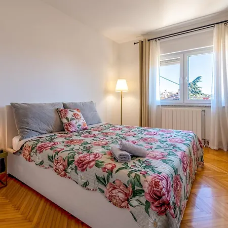 Justina With Balcony & Parking Apartamento Medulin