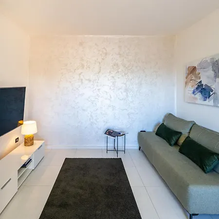 Appartement Justina With Balcony & Parking
